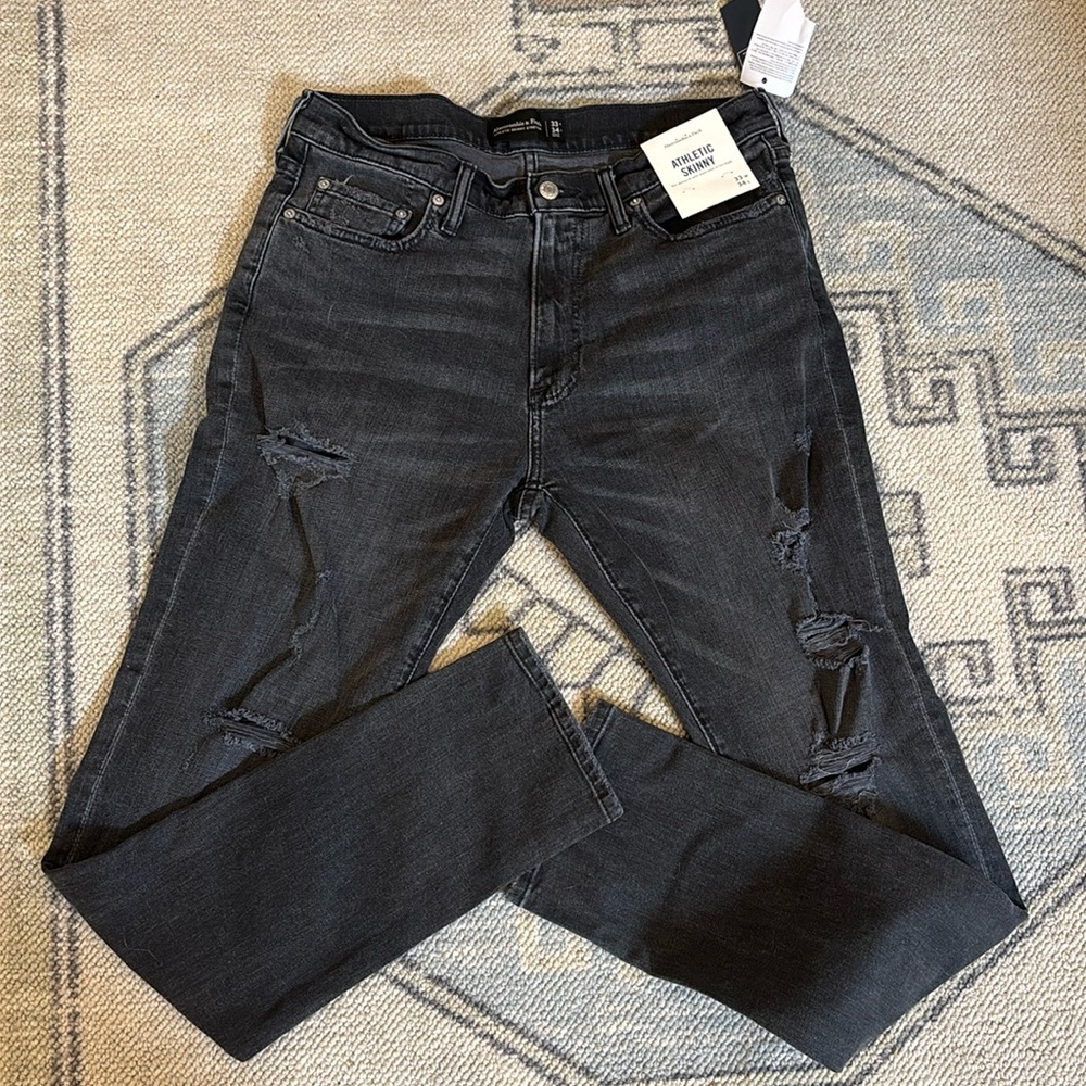 Black Distressed Men’s Jeans 33 W x 34